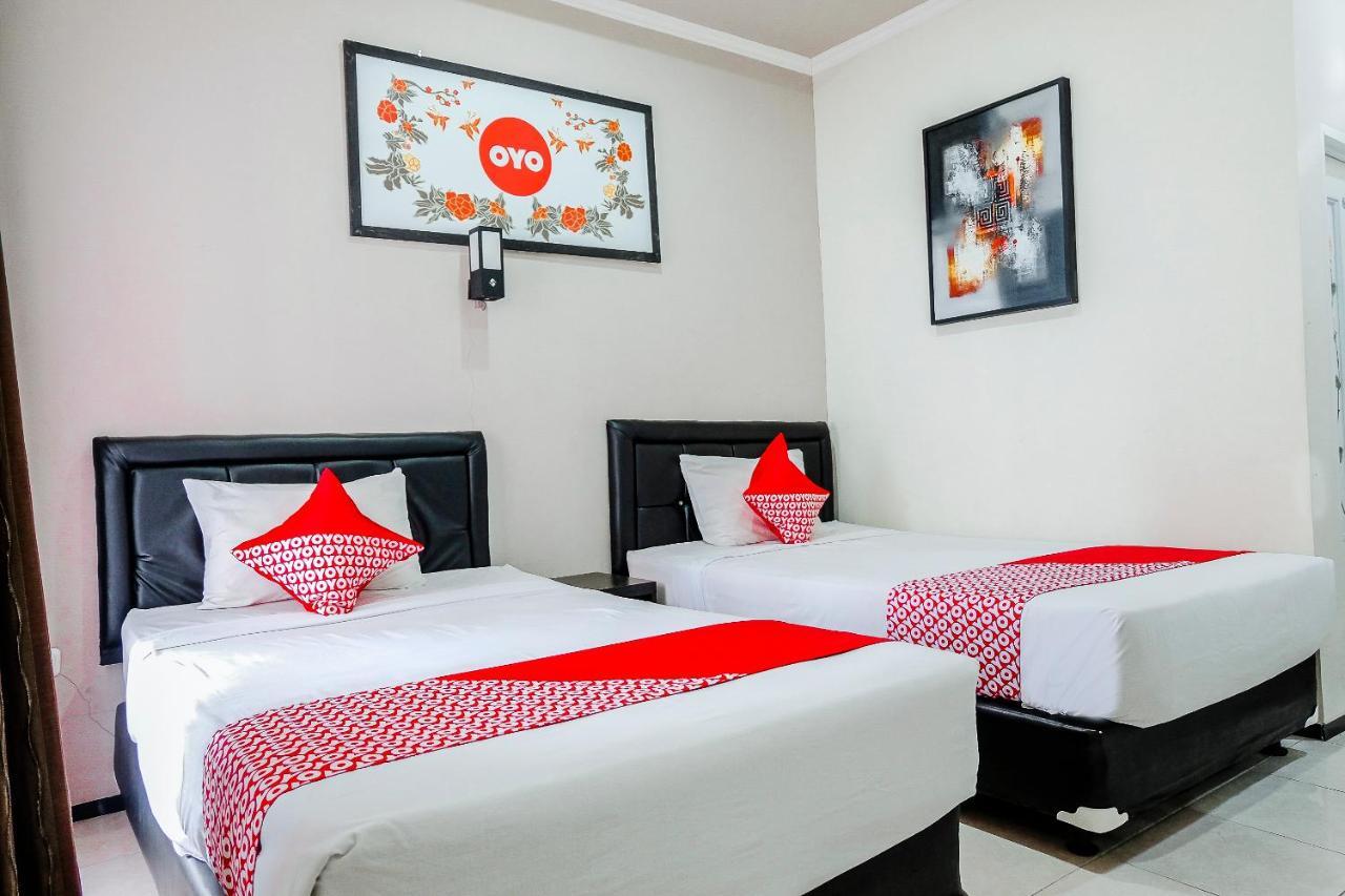 Oyo 803 Toetie Hotel Batu  Exterior foto
